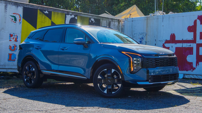 2026 Kia Sportage Hybrid on Maryland flag background