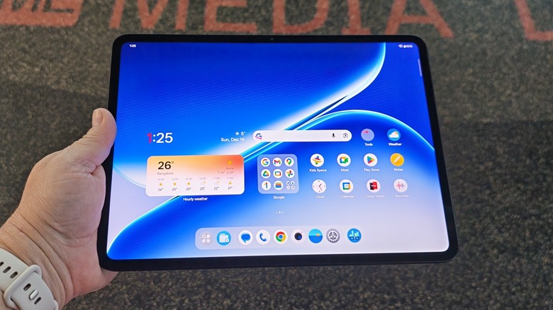 OnePlus Pad 2 Go on a table