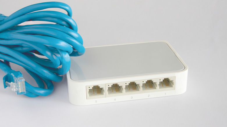 5-Port Fast Ethernet 10-1000 Unmanaged Switch Desktop Ethernet Splitter