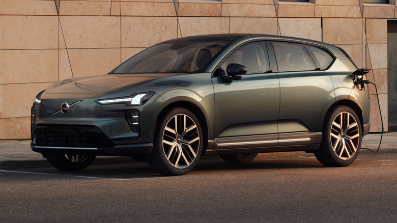 2027 Volvo EX60 charging