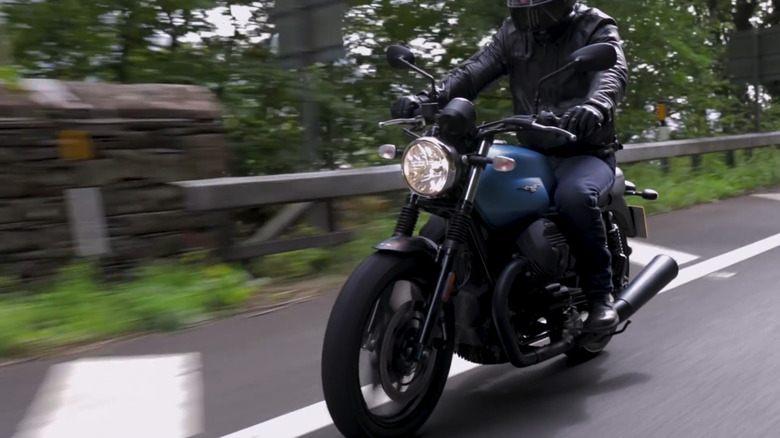 Moto Guzzi V7 III